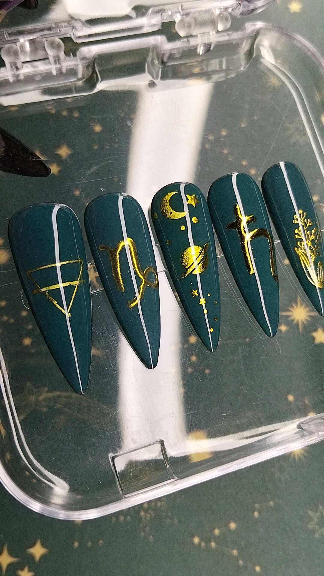 Capricorn’s Cosmic Bloom♑️